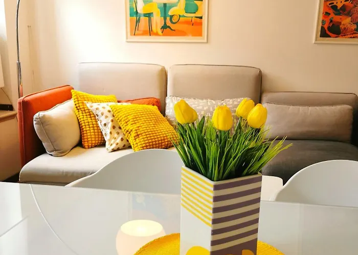 Old Town Apartment With Terrace - Live Love Lake